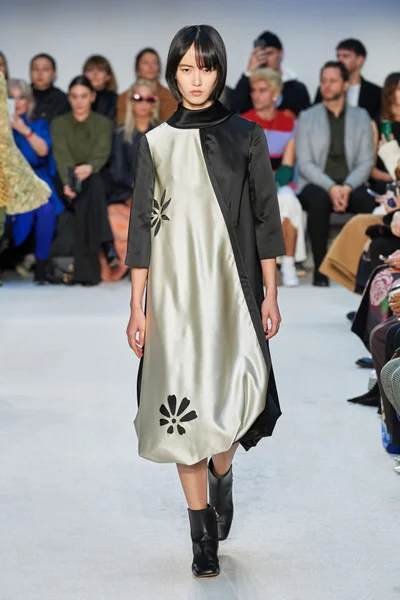 Look 35